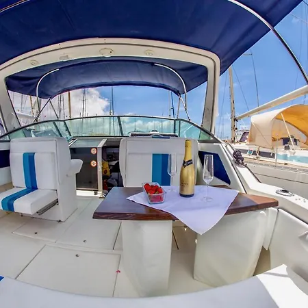 Πλωτό κατάλυμα Evasion *