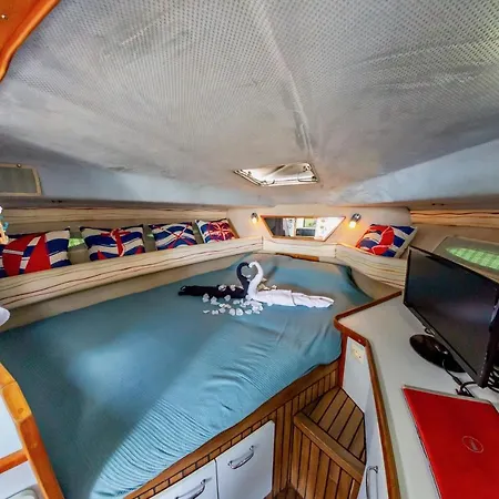 Πλωτό κατάλυμα Evasion