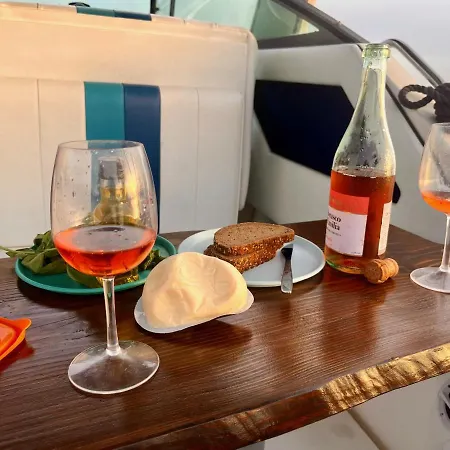 Πλωτό κατάλυμα Evasion *